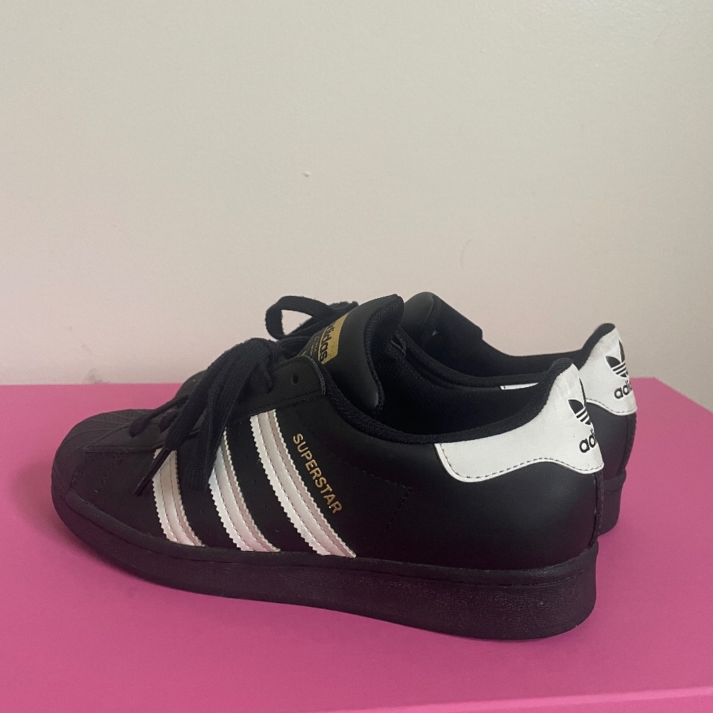 Adidas superstar black size US7 EU40